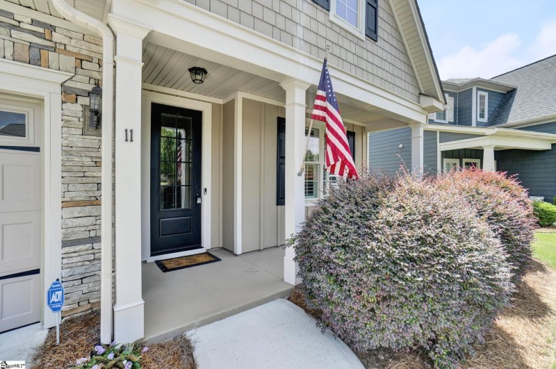 Property image 3 at 11 Briarhill Drive, Simpsonville, SC 29680