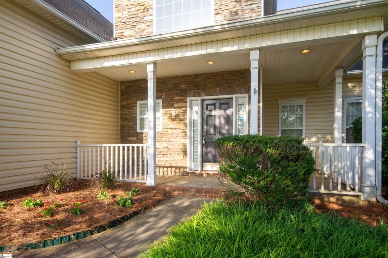 Property image 3 at 204 Reinhardt Drive, Simpsonville, SC 29681