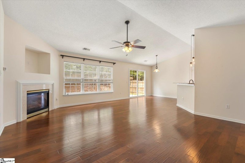 Property image 3 at 104 Scotsburn Court, Simpsonville, SC 29681