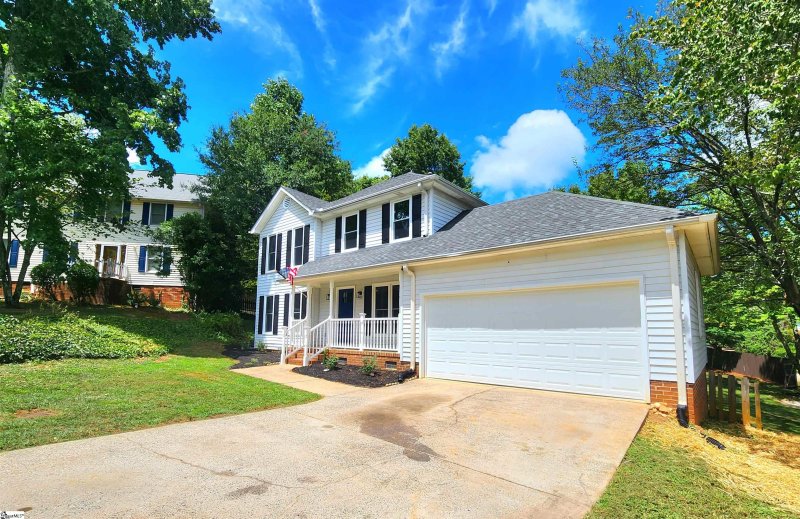 Property image 2 at 14 W Tugaloo Court, Greenville, SC 29609