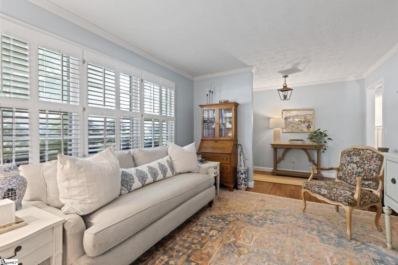 Property image 4 at 8 EASTWOOD Drive, Taylors, SC 29687