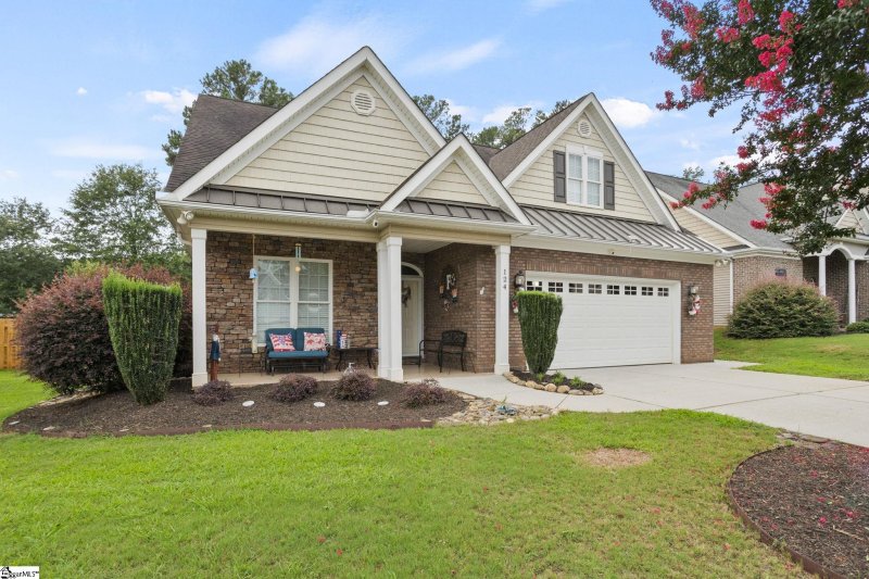 Property image 2 at 124 Sloan Avenue, Anderson, SC 29621