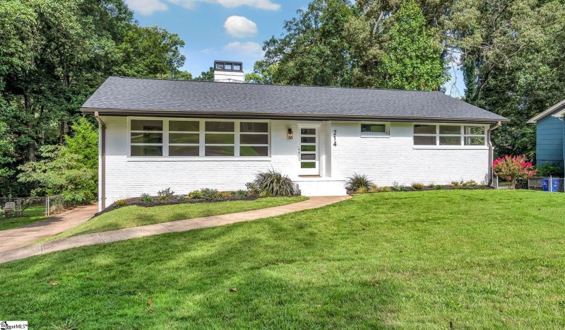 Property image 2 at 214 Holmes Drive, Greenville, SC 29609