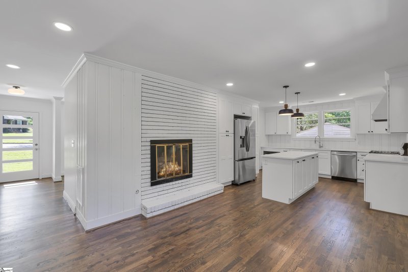 Property image 3 at 214 Holmes Drive, Greenville, SC 29609