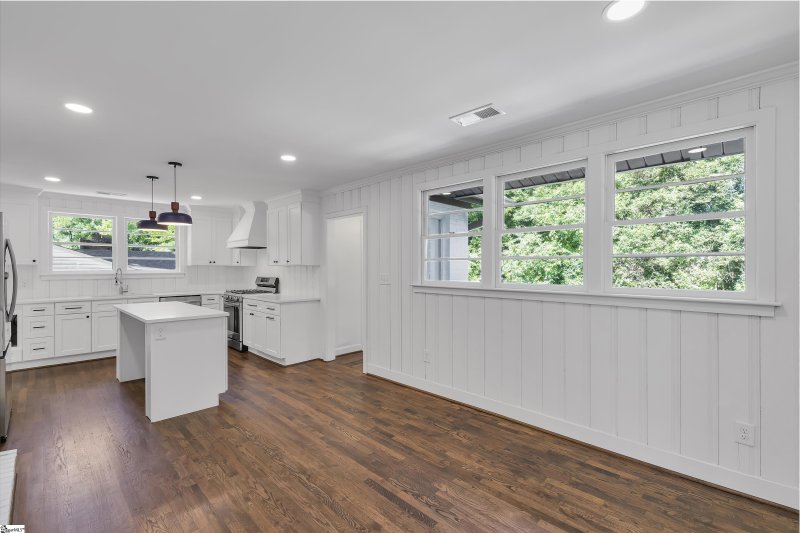 Property image 4 at 214 Holmes Drive, Greenville, SC 29609