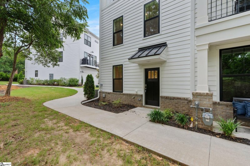 Property image 2 at 71 Millside Circle, Greenville, SC 29605