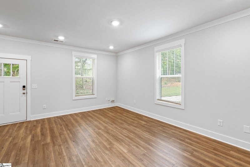 Property image 3 at 71 Millside Circle, Greenville, SC 29605