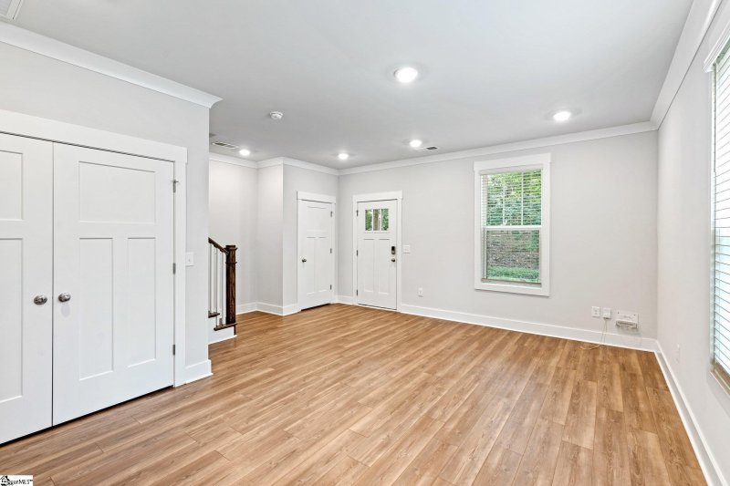 Property image 4 at 71 Millside Circle, Greenville, SC 29605