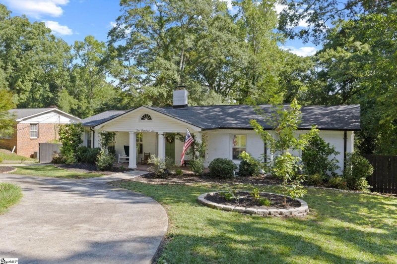 Property image 2 at 206 Melbourne Lane, Greenville, SC 29615