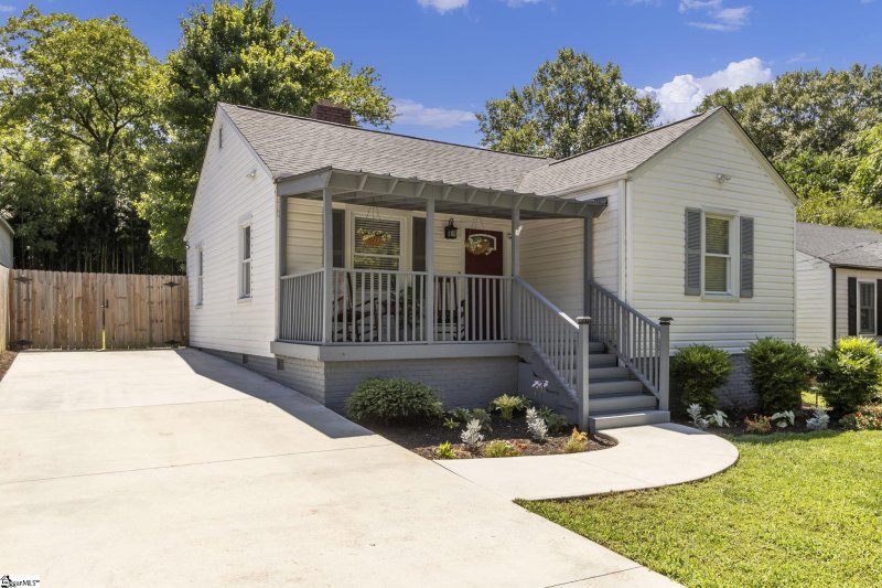 Property image 2 at 207 Landwood Avenue, Greenville, SC 29607