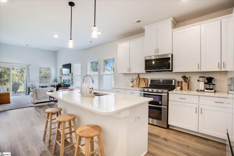 Property image 5 at 64 Galley Lane, Greenville, SC 29607