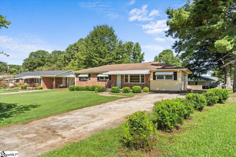 Property image 2 at 409 Jacobs Road, Greenville, SC 29605