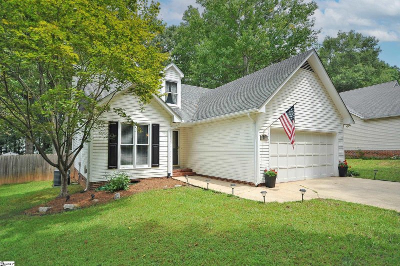 Property image 2 at 311 Dalewood Drive, Simpsonville, SC 29681