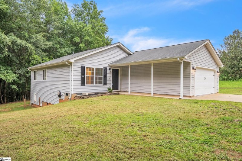 Property image 2 at 703 Patriot Lane, Greer, SC 29651