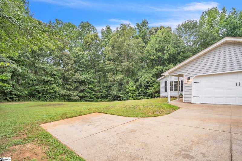 Property image 3 at 703 Patriot Lane, Greer, SC 29651