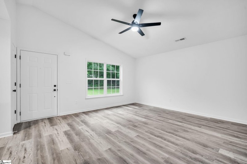 Property image 4 at 703 Patriot Lane, Greer, SC 29651