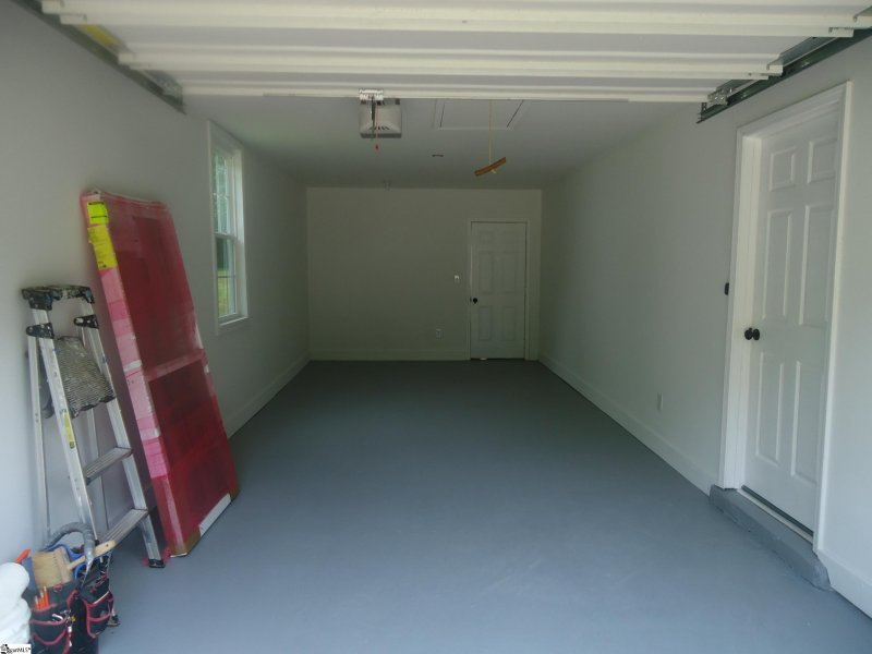 Property image 5 at 28 Oak Glen Drive, Greenville, SC 29607