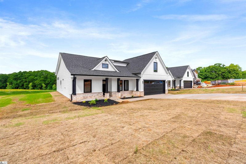 Property image 3 at 2009 Meadow Glen Court, Chesnee, SC 29323