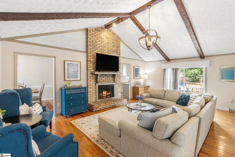 Property image 3 at 207 Richfield Terrace, Greer, SC 29650