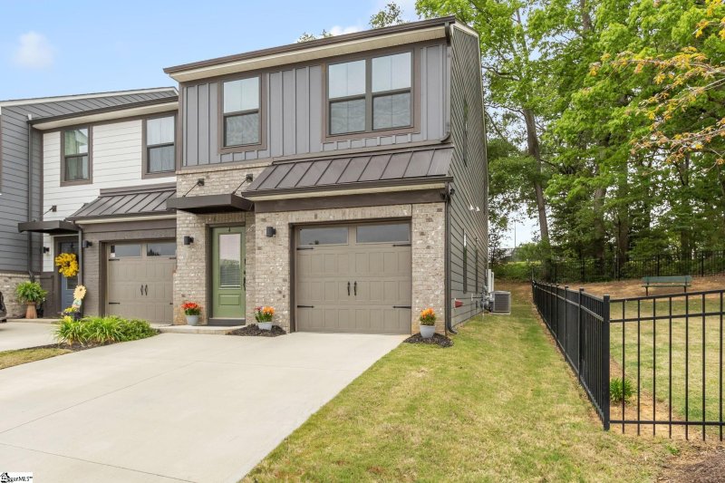 Property image 2 at 4 Connaught Court, Mauldin, SC 29662