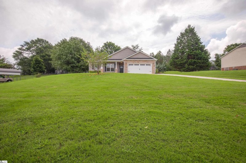 Property image 4 at 421 WOODFIELD Drive, Piedmont, SC 29673