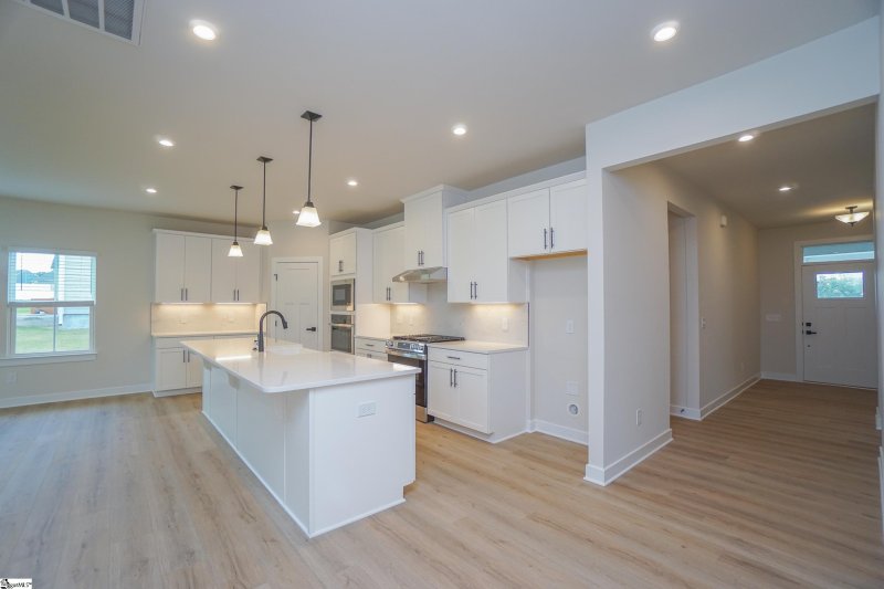 Property image 4 at 200 Blackfoot Road, Greenville, SC 29607