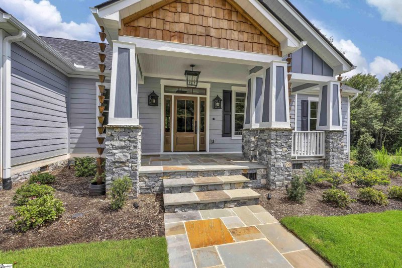 Property image 2 at 9 Porcher Circle, Greenville, SC 29605