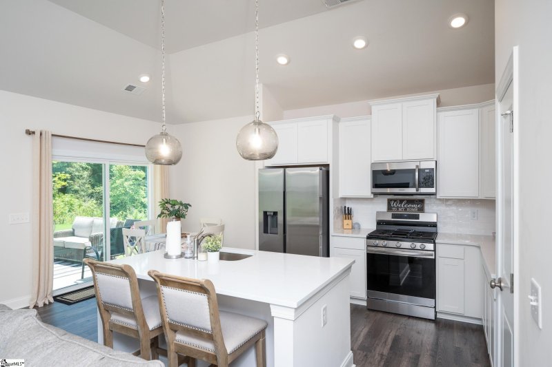 Property image 3 at 640 Clairbrook Court, Greer, SC 29651