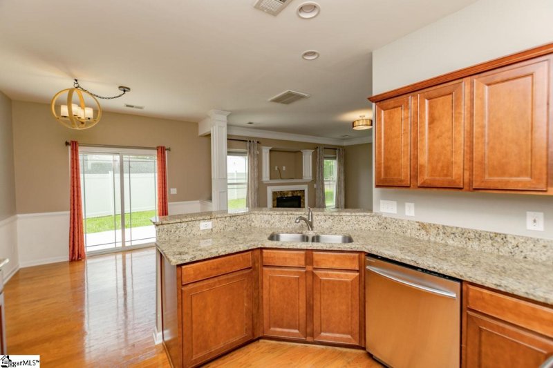 Property image 4 at 10 Gassaway Court, Greer, SC 29650