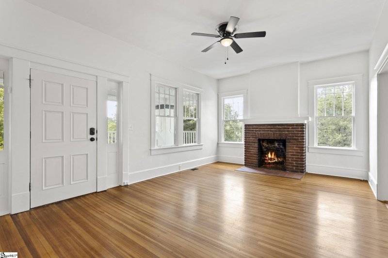 Property image 4 at 7 Rowley Street, Greenville, SC 29601