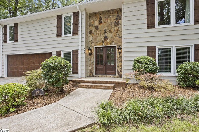 Property image 3 at 408 Camelot Drive, Simpsonville, SC 29681