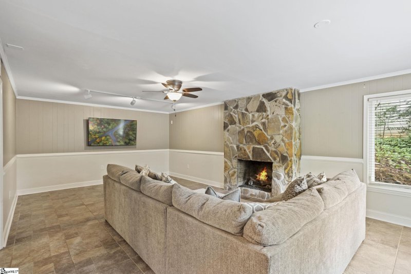 Property image 5 at 408 Camelot Drive, Simpsonville, SC 29681