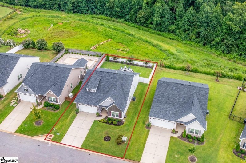 Property image 2 at 15 Witchita Lane, Greenville, SC 29607-5174