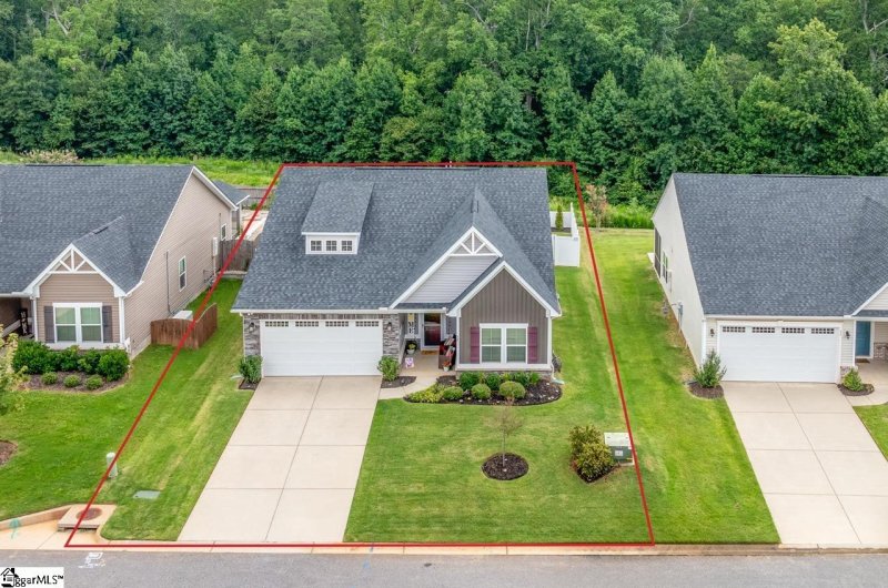 Property image 3 at 15 Witchita Lane, Greenville, SC 29607-5174