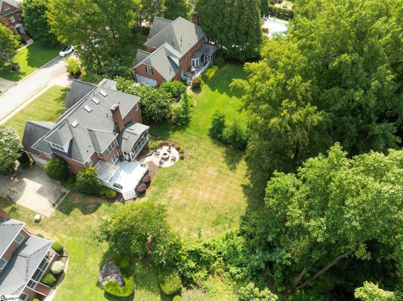 Property image 4 at 221 Huddersfield Drive, Simpsonville, SC 29681