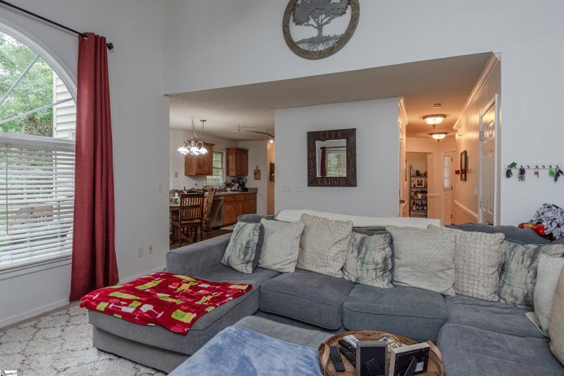 Property image 5 at 8 Harrow Court, Mauldin, SC 29662