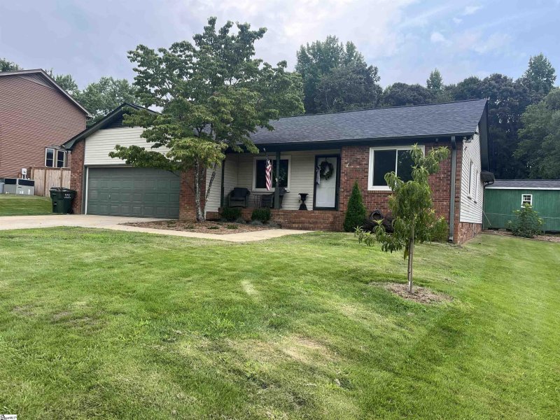 4 Bendingwood Circle