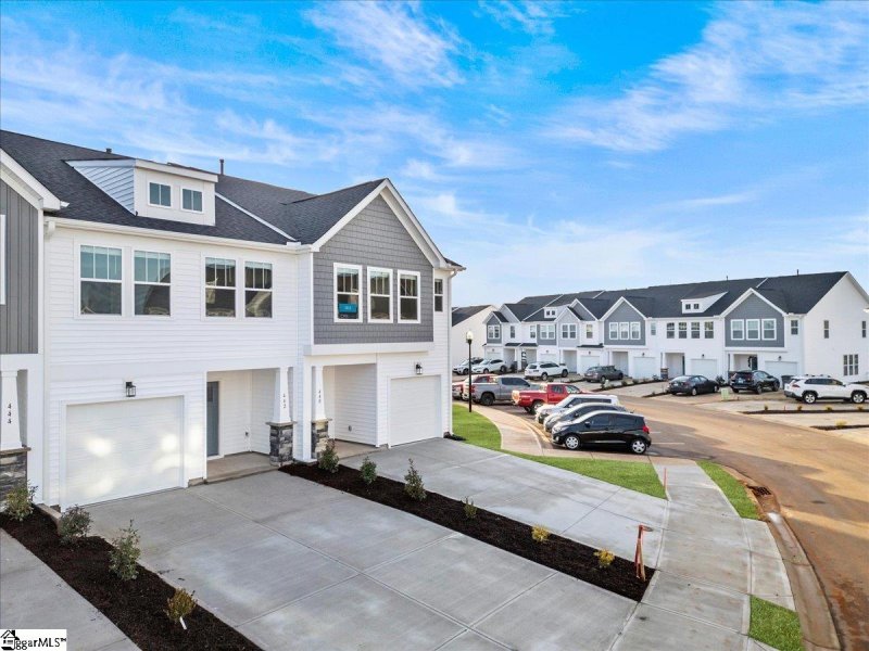 Property image 2 at 442 Hazelcote Road, Greenville, SC 29617