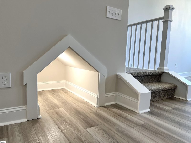 Property image 5 at 219 Taylor Woods Court, Greenville, SC 29607