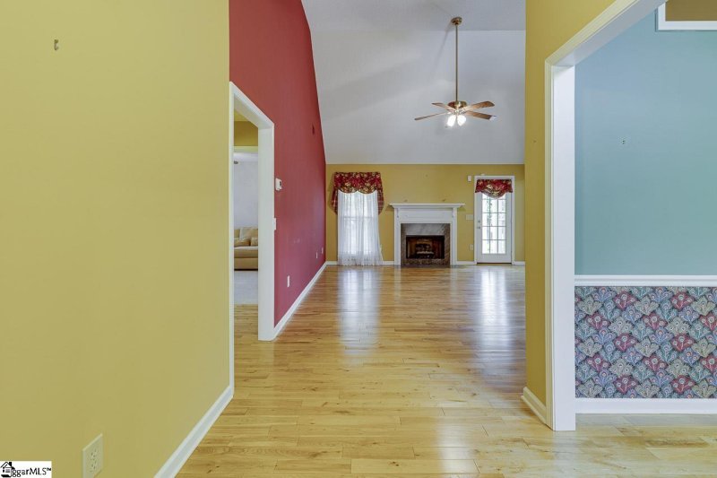 Property image 5 at 312 Tearose Lane, Simpsonville, SC 29681