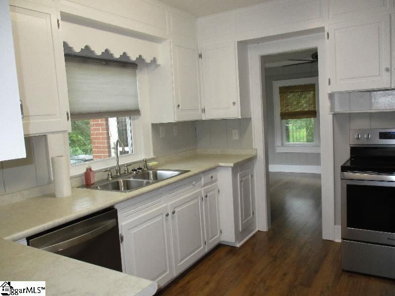 Property image 3 at 101 Meadow Road, Laurens, SC 29360