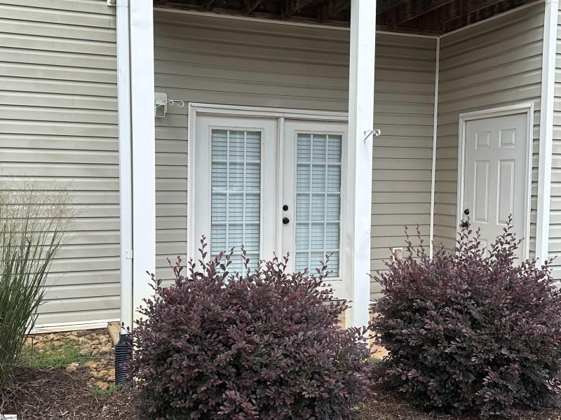 Property image 2 at 401 Mckenna Circle, Greenville, SC 29615-2682