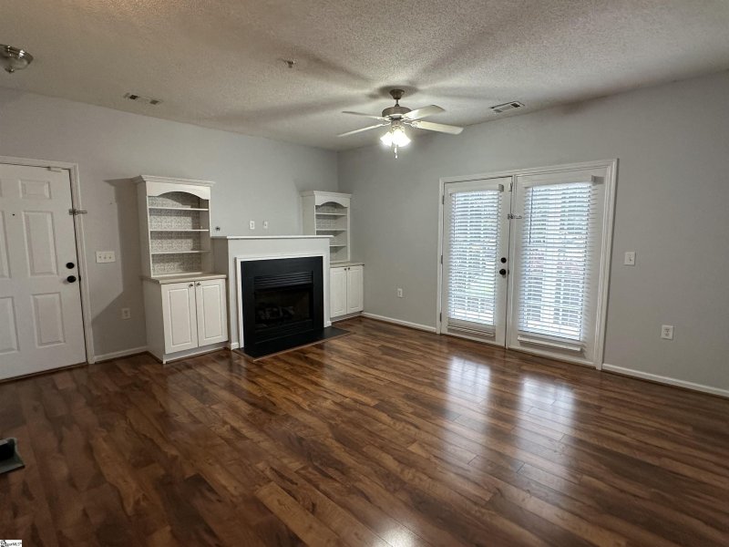 Property image 3 at 401 Mckenna Circle, Greenville, SC 29615-2682