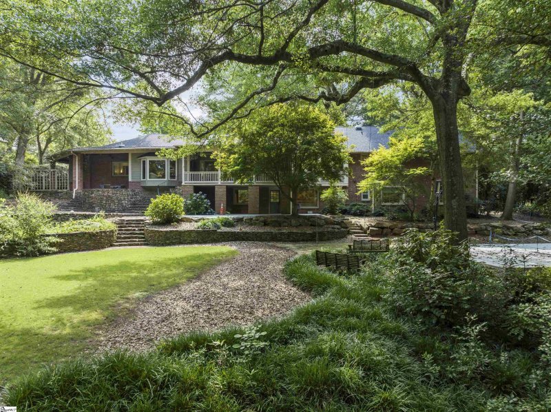 Property image 3 at 207 Rockingham Road, Greenville, SC 29607