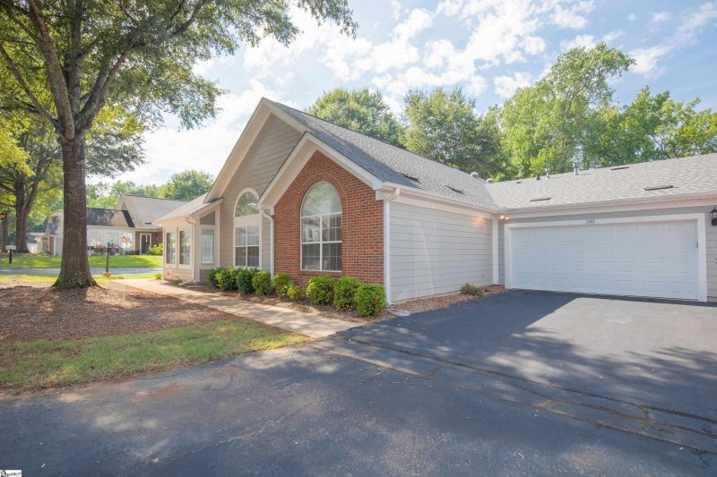 Property image 2 at 1302 Heritage Club Drive, Greenville, SC 29615