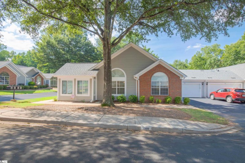 Property image 3 at 1302 Heritage Club Drive, Greenville, SC 29615