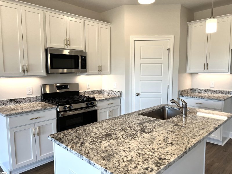 Property image 3 at 106 White Dutch Lane, Greenville, SC 29607