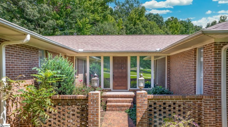Property image 2 at 134 Kingswood Circle, Simpsonville, SC 29681