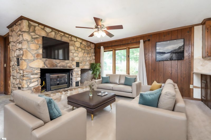 Property image 3 at 134 Kingswood Circle, Simpsonville, SC 29681