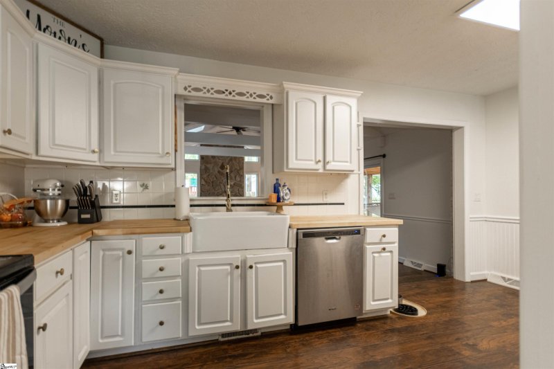 Property image 5 at 212 MANASSAS Drive, Simpsonville, SC 29681